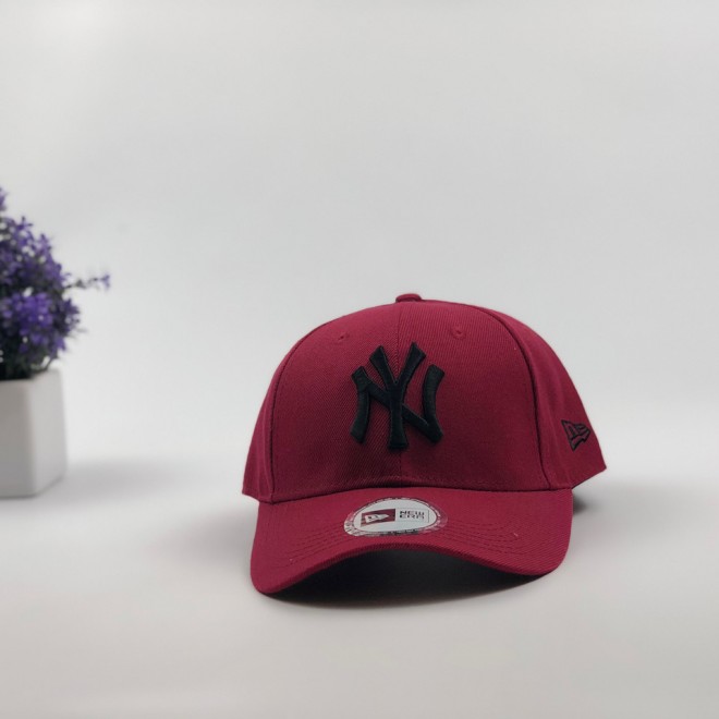 Кепка бейсболка New York Yankees с наклейками (бордовая с черным лого)