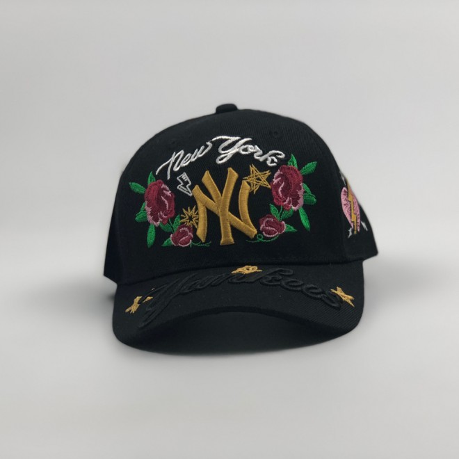 Кепка бейсболка New York Yankees MLB Цветы (черная с золотым лого)