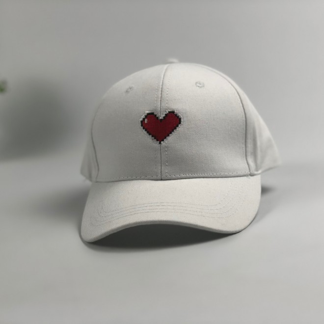 Кепка бейсболка Сердце с завязками (белая)