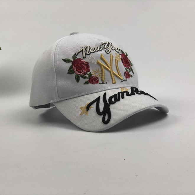 Кепка бейсболка New York Yankees MLB Цветы (белая c золотым лого)
